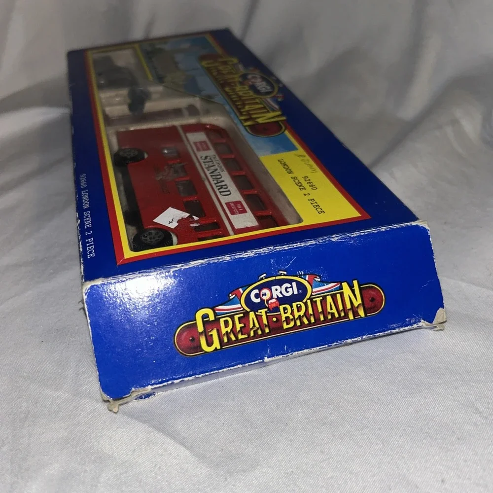 Vintage Corgi Great Britain, London Scene‎ 2 Piece #92660 F1
